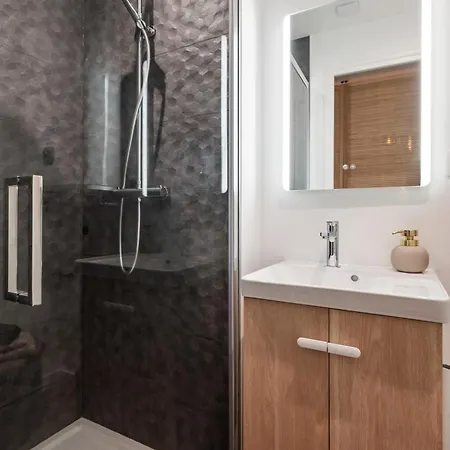 Moderne & Confortable, Au Coeur De *